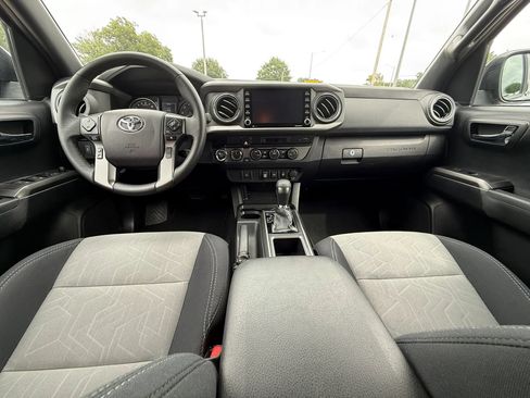 Used 2021 Toyota Tacoma TRD Off-Road AWD/4WD image 13