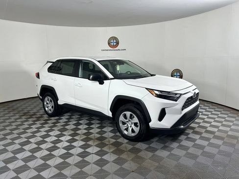 Used 2025 Toyota RAV4 LE AWD/4WD image 15