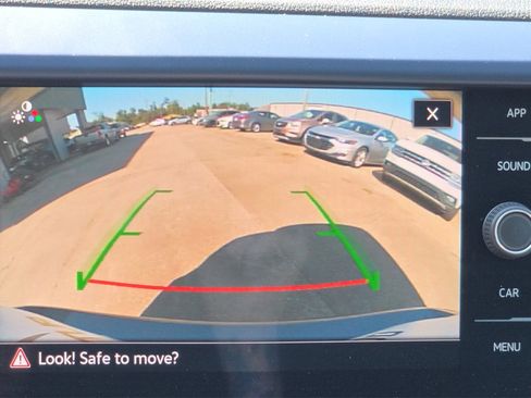 Used 2024 Volkswagen Taos SE image 34