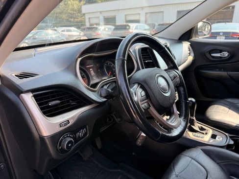 Used 2015 Jeep Cherokee Limited AWD/4WD image 17