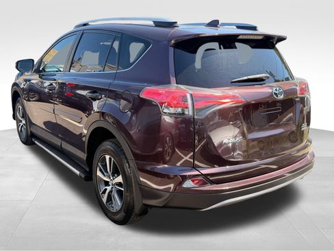 Used 2018 Toyota RAV4 XLE AWD/4WD image 3