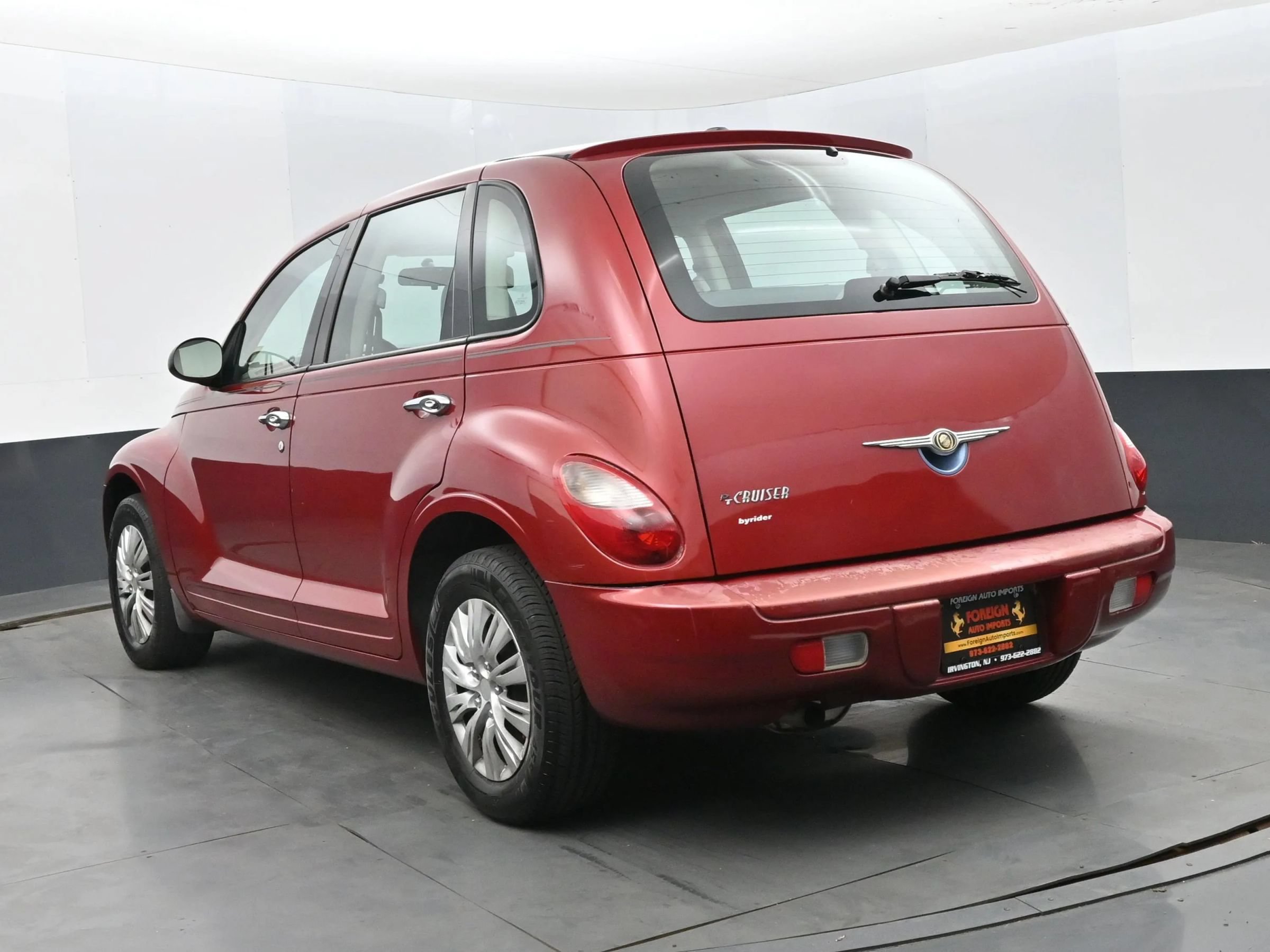Used 2009 Chrysler PT Cruiser FWD image 9