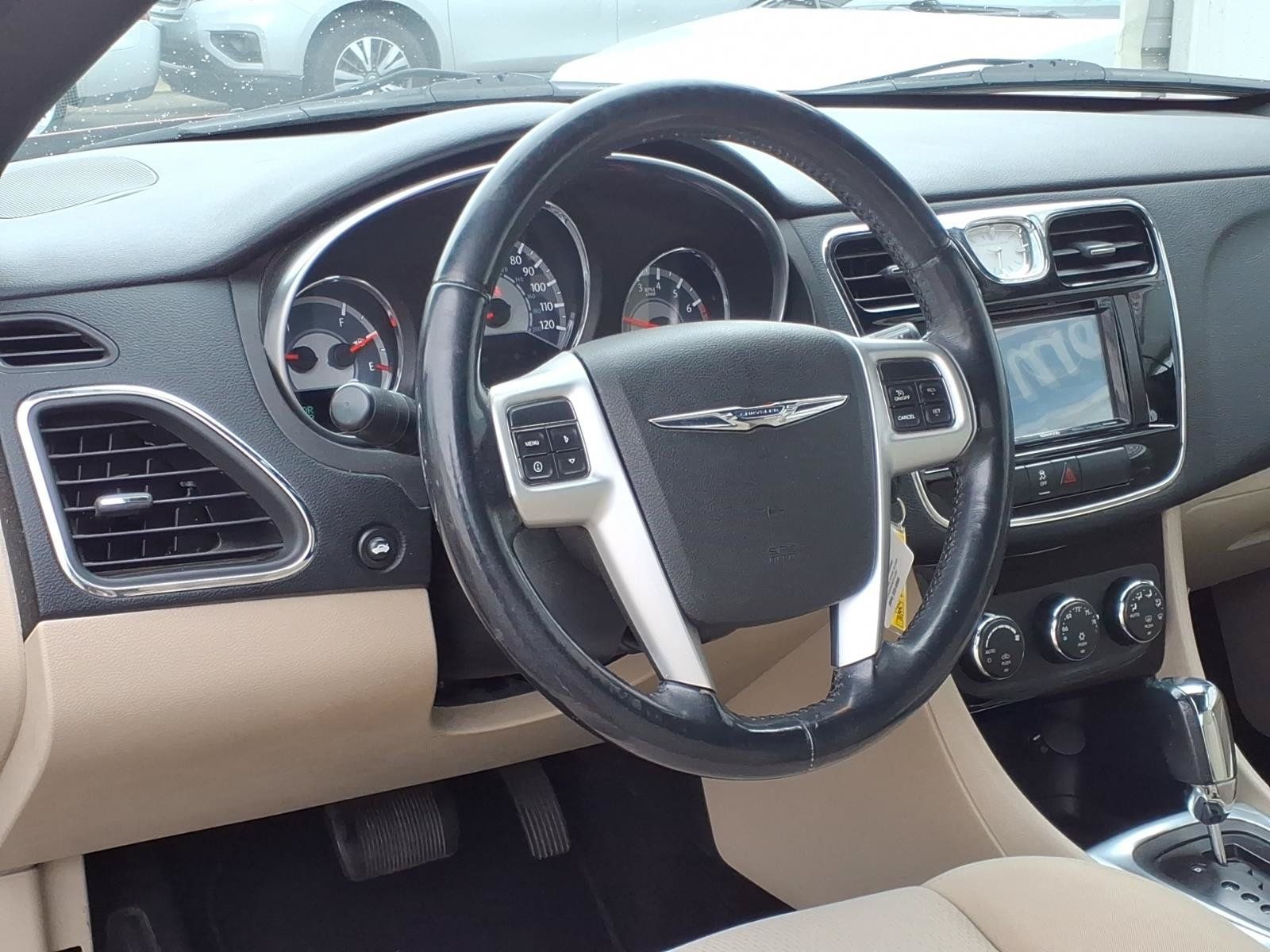 Used 2012 Chrysler 200 Touring FWD image 6