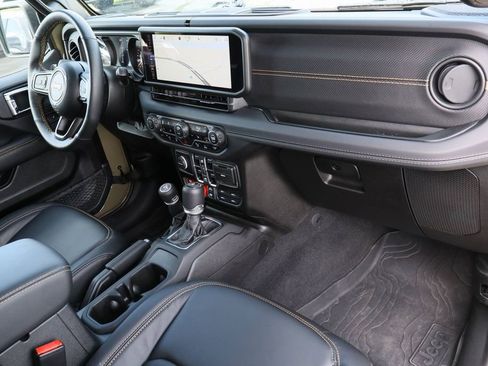 Used 2025 Jeep Wrangler Unlimited Rubicon 392 image 33