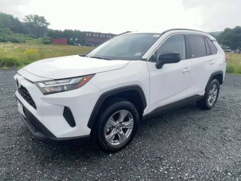 Certified 2025 Toyota RAV4 LE AWD/4WD image 4