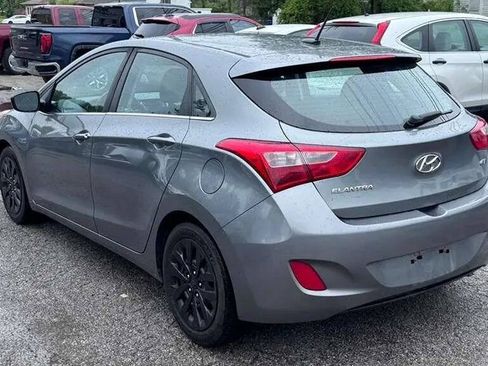 Used 2017 Hyundai Elantra GT FWD image 4