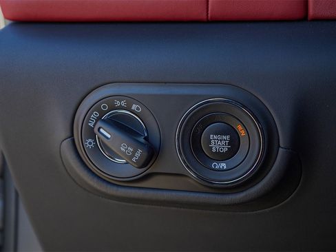 Certified 2022 Maserati Levante Modena image 22