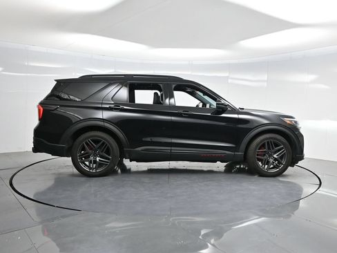 Used 2025 Ford Explorer ST AWD/4WD image 37