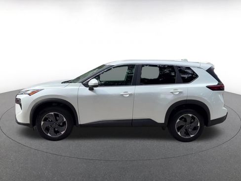 Used 2025 Nissan Rogue SV FWD image 9