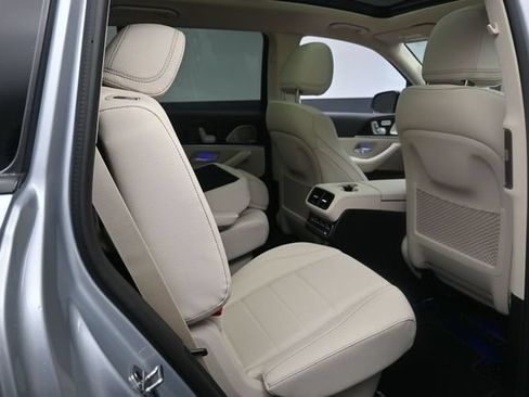 Used 2026 Mercedes-Benz GLS 450 4MATIC image 27