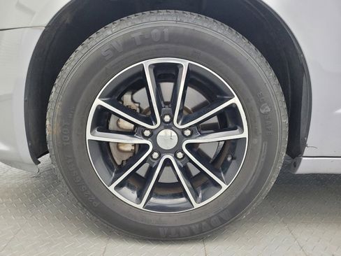 Used 2016 Dodge Grand Caravan SE FWD image 31