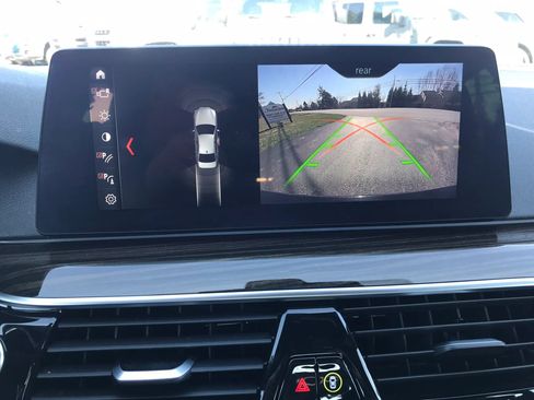 Used 2018 BMW 530e xDrive 530e xDrive iPerformance Sedan w/ Premium Package 2 image 22