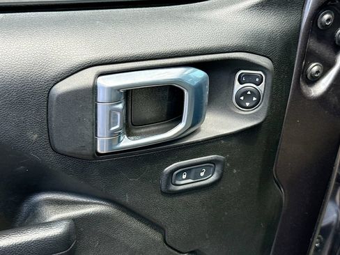 Used 2022 Jeep Wrangler Unlimited Sport AWD/4WD image 19