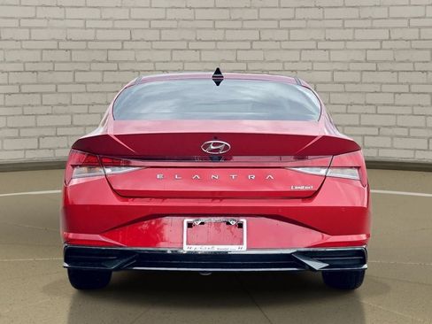 Used 2022 Hyundai Elantra Limited FWD image 6