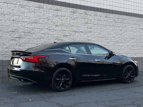 Used 2018 Nissan Maxima SR w/ Midnight Edition image 16