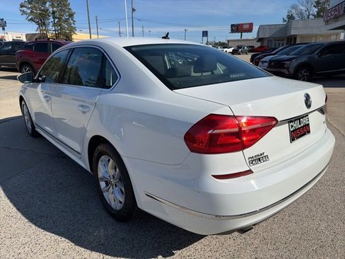 Used 2016 Volkswagen Passat 1.8T S image 8