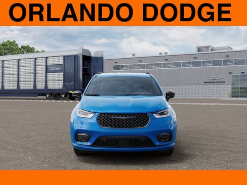 New 2026 Chrysler Pacifica Select image 6