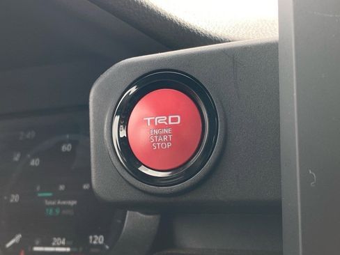 Certified 2025 Toyota Tacoma TRD Off-Road image 15