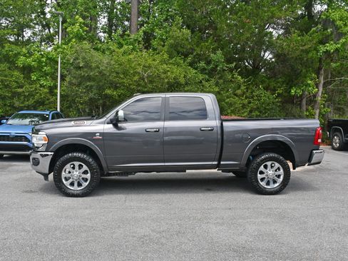 Used 2022 RAM 2500 Laramie AWD/4WD image 2
