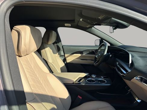 New 2026 Cadillac Lyriq Signature Luxury image 15