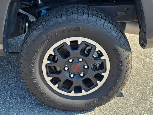 Used 2025 Toyota Tacoma TRD Off-Road AWD/4WD image 33