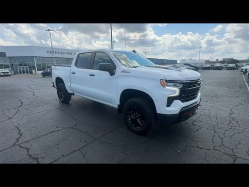 Used 2023 Chevrolet Silverado 1500 LT Trail Boss w/ LPO, Dark Essentials Package AWD/4WD image 2