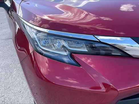 Used 2023 Toyota Sienna XLE FWD image 33