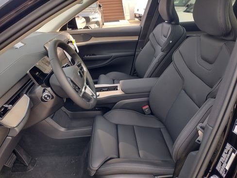 New 2025 Volvo EX90 Plus image 12