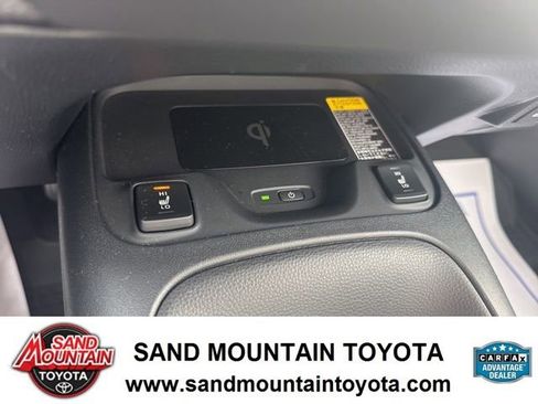 Used 2025 Toyota Corolla XLE image 22