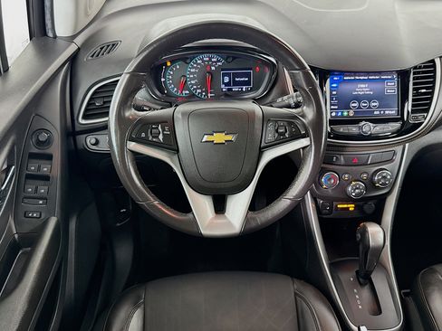 Used 2022 Chevrolet Trax LT w/ LT Convenience Package FWD image 15