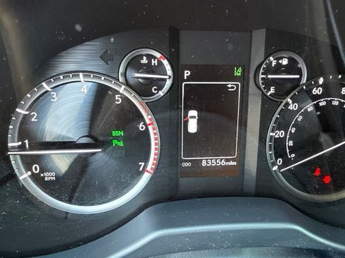 Used 2021 Lexus GX 460 Premium w/ Premium Package AWD/4WD image 3