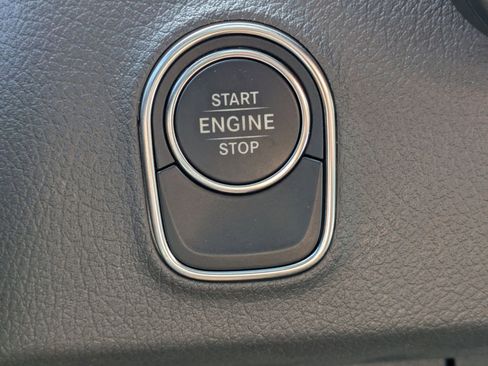 Used 2023 Mercedes-Benz Sprinter 3500 image 32