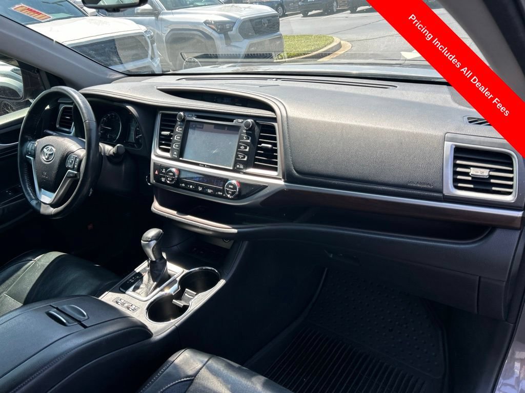 Used 2015 Toyota Highlander Limited Platinum FWD image 24