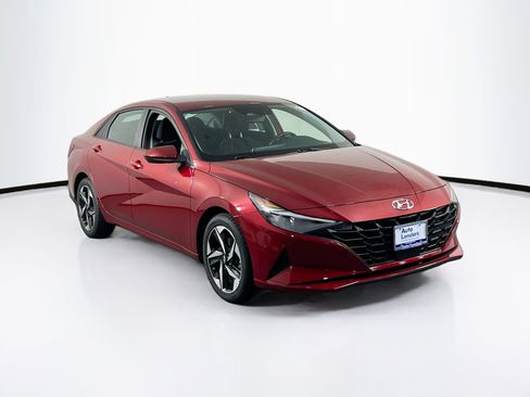 Used 2023 Hyundai Elantra SEL w/ Convenience Package FWD image 3