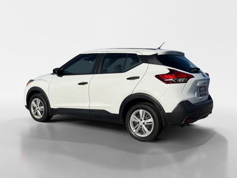 Used 2020 Nissan Kicks S image 6