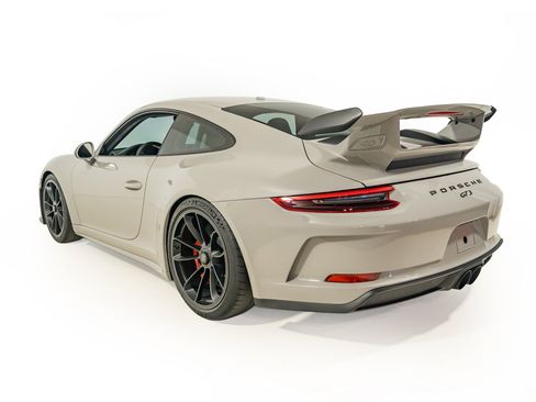 Used 2018 Porsche 911 GT3 RWD image 4