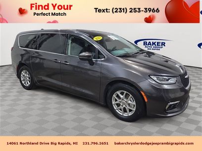 Used 2023 Chrysler Pacifica Touring-L