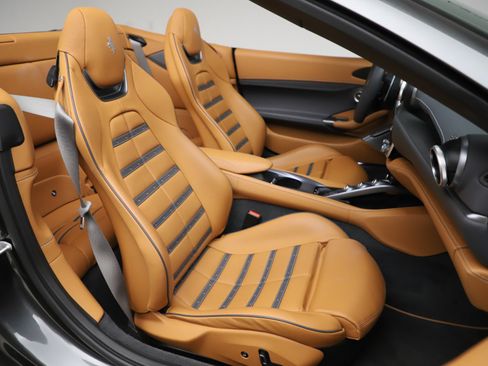 Certified 2020 Ferrari Portofino RWD image 26