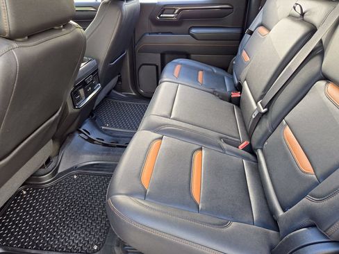 Used 2022 GMC Sierra 1500 AT4 w/ AT4 Preferred Package AWD/4WD image 28