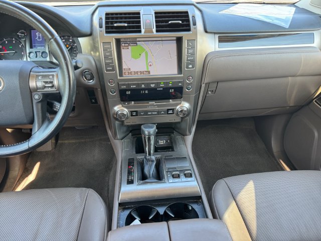 Used 2019 Lexus GX 460 AWD/4WD image 12