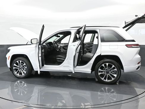 Used 2024 Jeep Grand Cherokee Overland w/ Luxury Tech Group IV image 68
