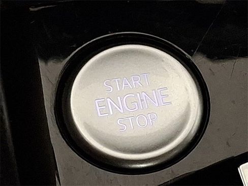 Used 2023 Volkswagen Taos SE image 22