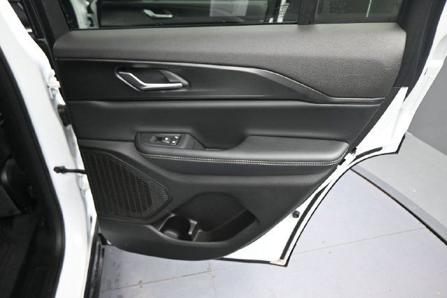 Used 2025 Jeep Grand Cherokee Laredo AWD/4WD image 22