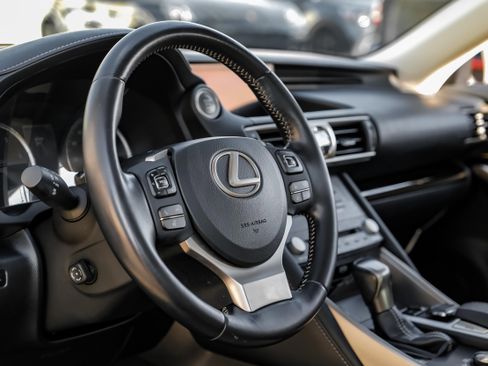 Used 2019 Lexus IS 350 image 14