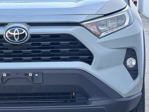 Used 2021 Toyota RAV4 XLE Premium image 9