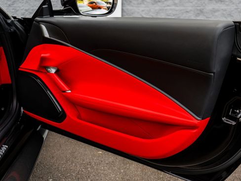 Used 2024 Ferrari Roma Spider image 35