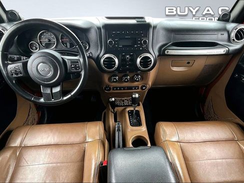 Used 2011 Jeep Wrangler Unlimited Sahara w/ Connectivity Group image 15