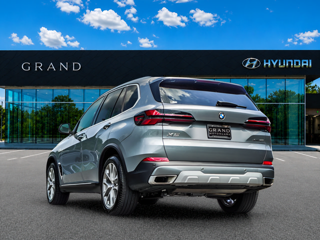 Used 2026 BMW X5 xDrive40i AWD/4WD image 4
