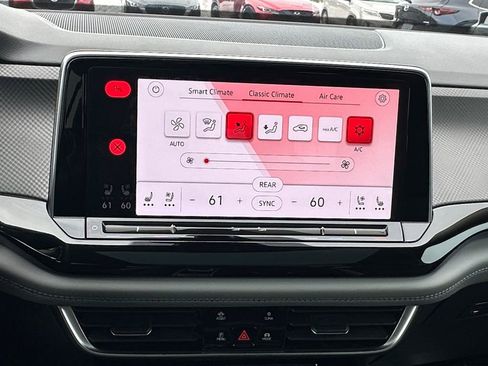 Used 2024 Volkswagen Atlas Peak Edition SEL image 17