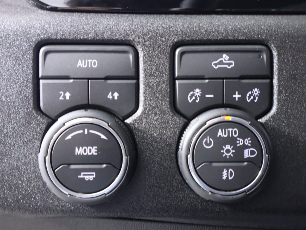 Used 2026 Chevrolet Silverado 1500 RST AWD/4WD image 10